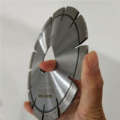 O concreto do diamante do corte de um Soff de 10 polegadas viu as lâminas com furo interno do triângulo