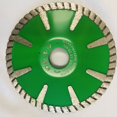 A imprensa OD125 quente aglomerou segmentos do turbocompressor de Diamond Concrete Cutting Disc With